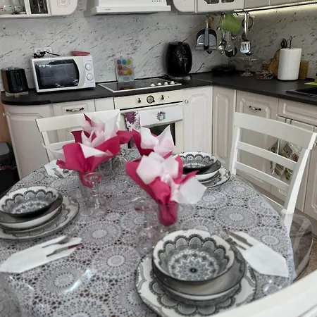 Apartment 2 Bedroom 2 Beds Flat In *