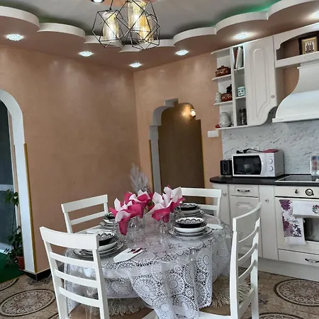 2 Bedroom 2 Beds Flat In Apartment